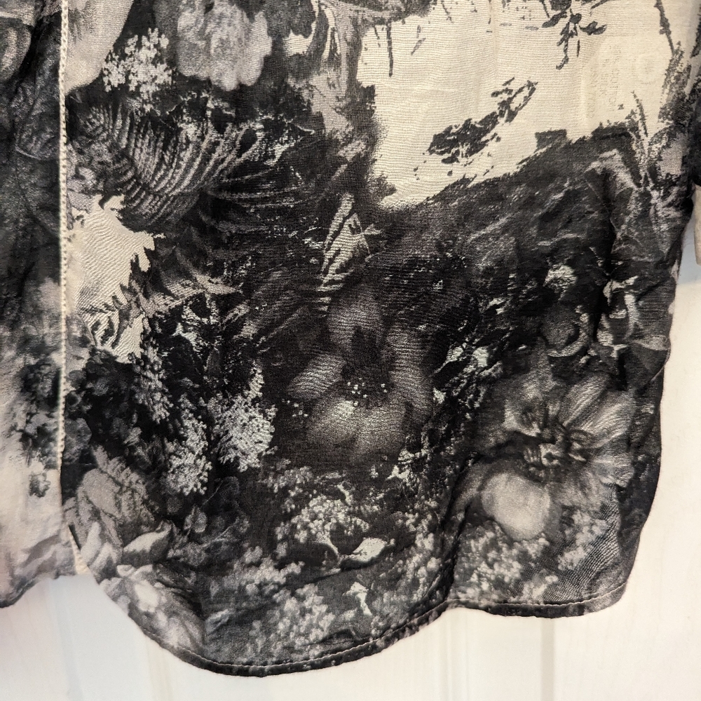 Zara blouse cream and black floral 🌹 - Picture 8 of 8